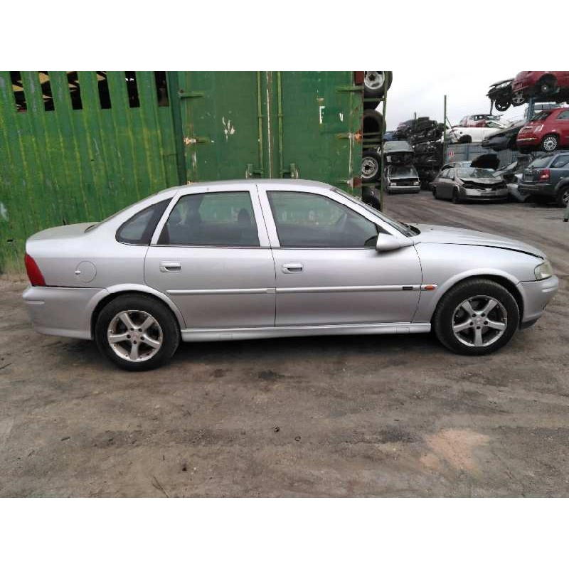 opel vectra b berlina del año 2001