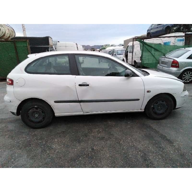 seat ibiza (6l1) del año 2002