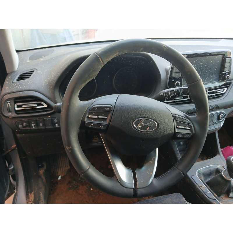 Recambio de volante para hyundai i30 (pd) essence referencia OEM IAM   