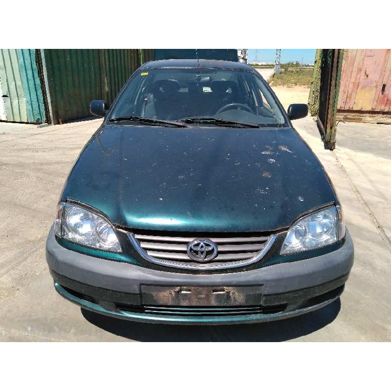 toyota avensis berlina (t 22) del año 2001