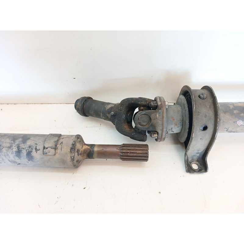 Recambio de transmision central trasera para nissan atleon 110 referencia OEM IAM - Blanco 3