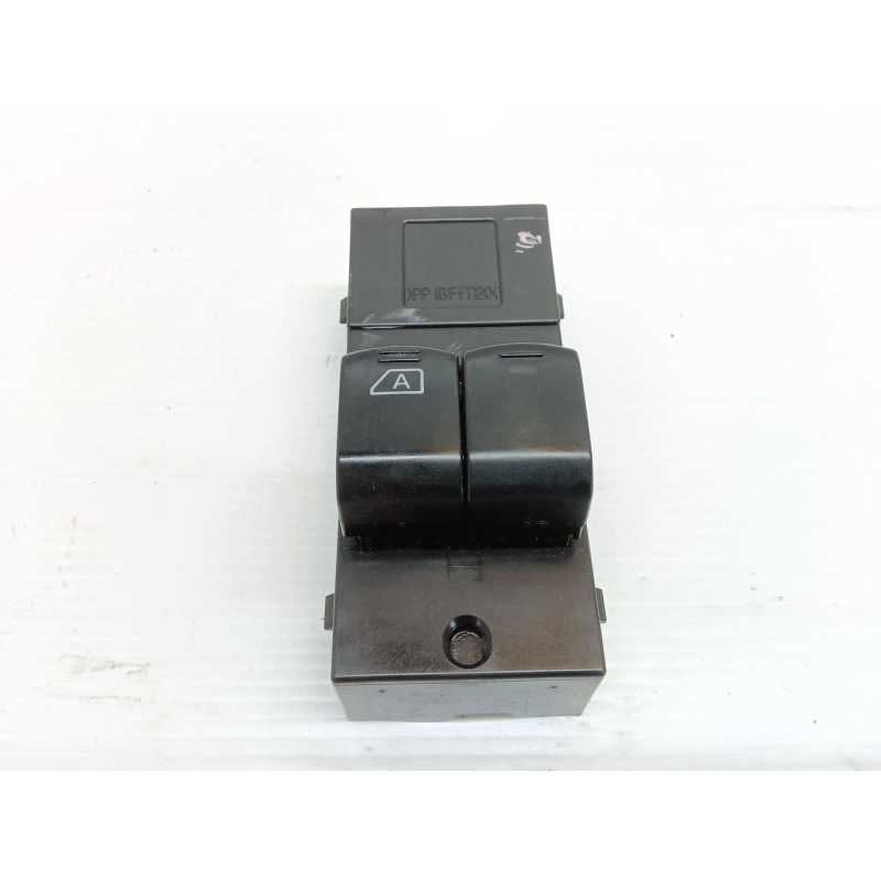 Recambio de mando elevalunas delantero izquierdo para nissan micra iii (k12) 1.4 16v referencia OEM IAM 6530  