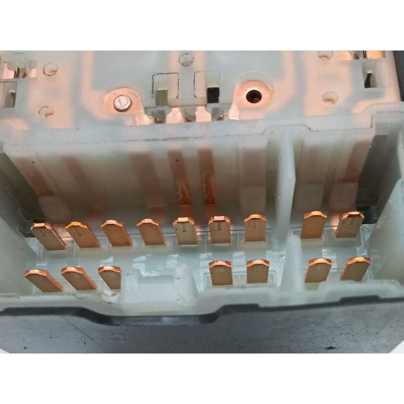 Recambio de mando elevalunas delantero izquierdo para nissan micra iii (k12) 1.4 16v referencia OEM IAM 6530 - Negro 3