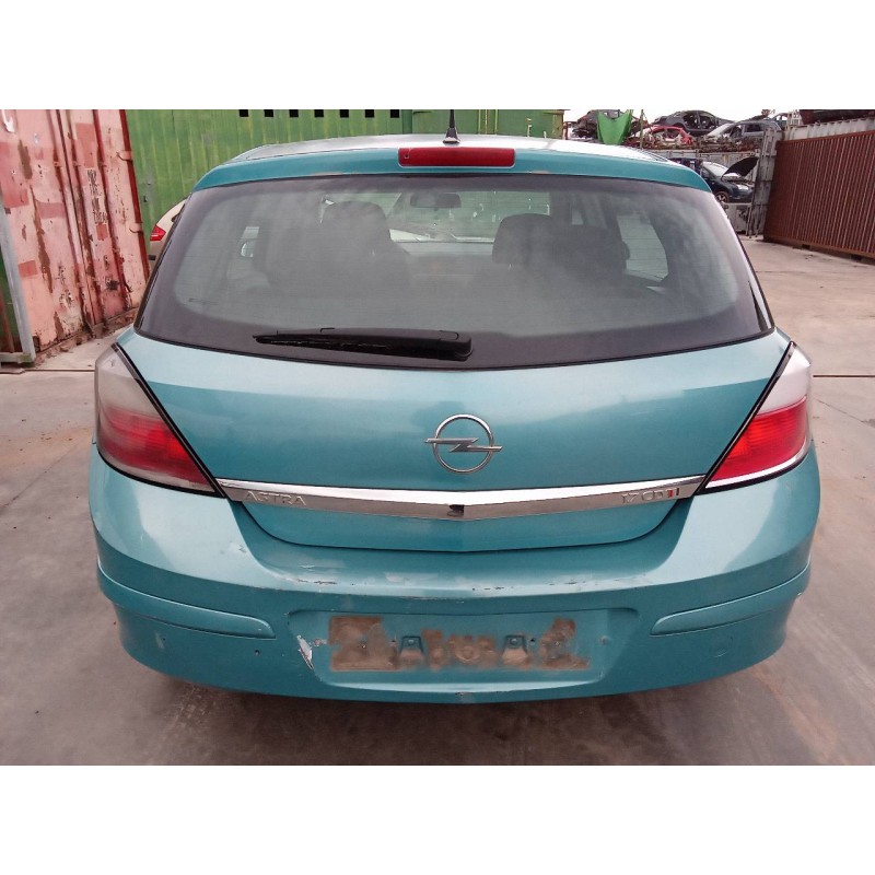 opel astra h berlina del año 2004