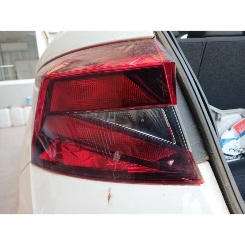 Recambio de piloto trasero izquierdo para skoda fabia iv (pj3) 1.0 mpi referencia OEM IAM - Blanco 2