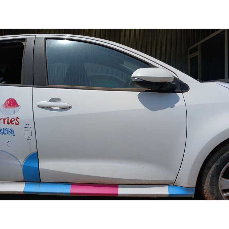Recambio de puerta delantera derecha para toyota yaris (xp21) hybrid style referencia OEM IAM   