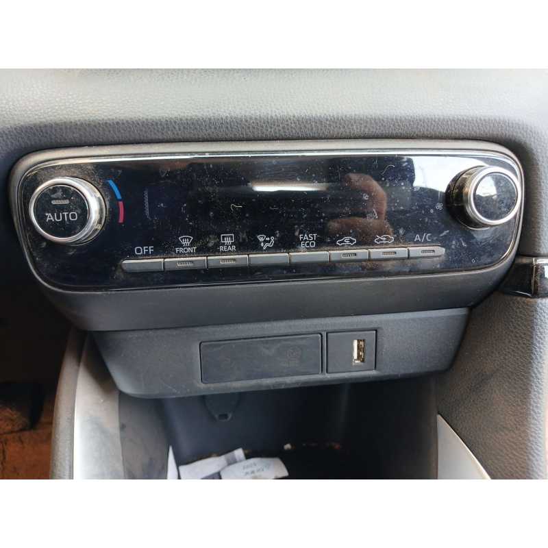 Recambio de mando climatizador para toyota yaris (xp21) hybrid style referencia OEM IAM   