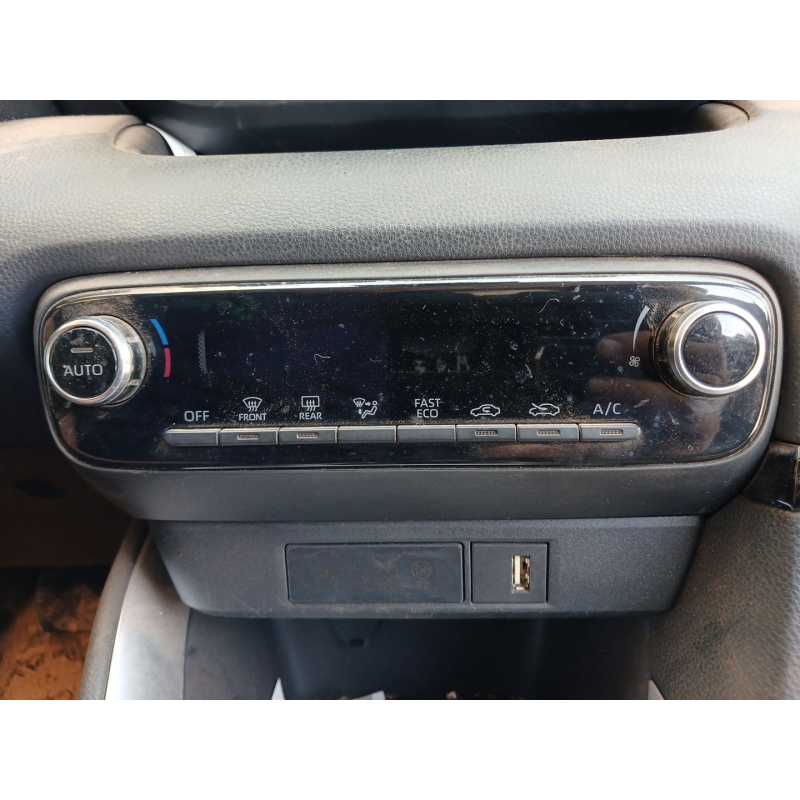Recambio de mando climatizador para toyota yaris (_p21_, _pa1_, _ph1_) 1.5 hybrid (mxph11) referencia OEM IAM - Blanco 2