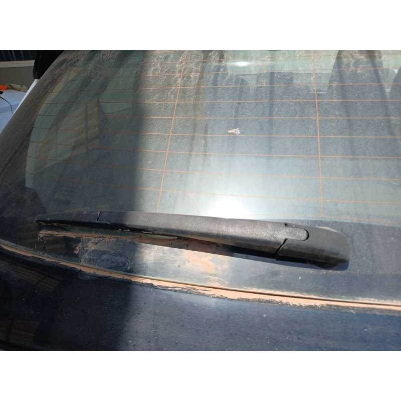 Recambio de brazo limpia trasero para toyota yaris (xp21) hybrid style referencia OEM IAM   