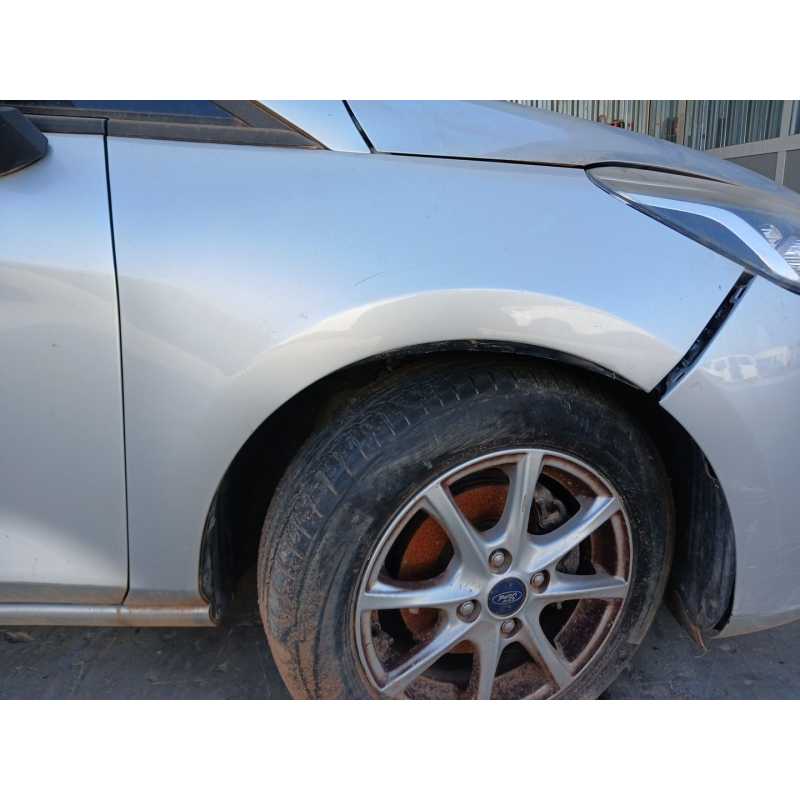 Recambio de aleta delantera derecha para ford fiesta (ce1) referencia OEM IAM   