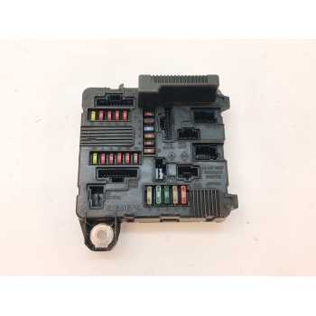 CAJA RELES / FUSIBLES 8200306032C 
