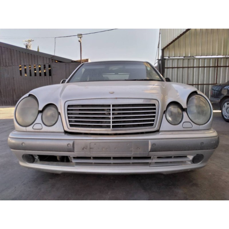 mercedes-benz clase e (w210) berlina del año 1996
