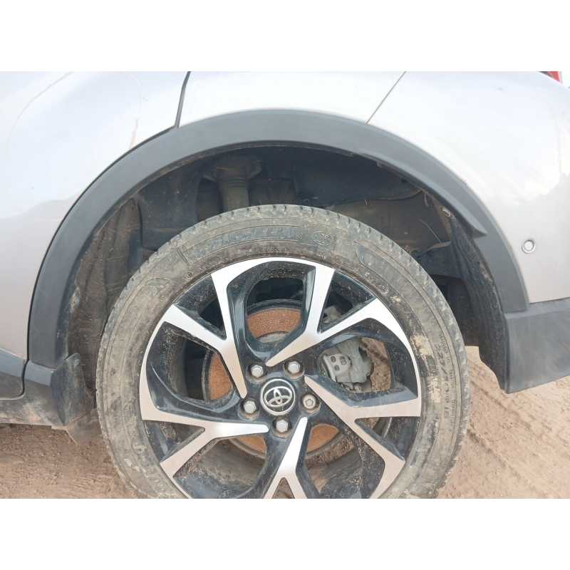 Recambio de aletin trasero izquierdo para toyota c-hr hybrid active referencia OEM IAM   