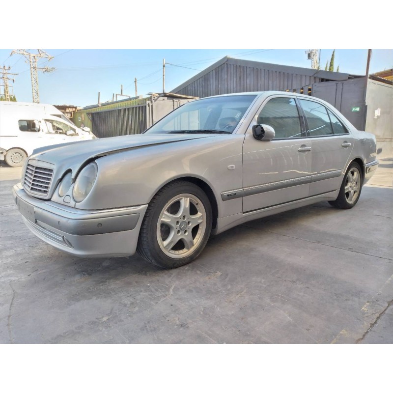 mercedes-benz clase e (w210) berlina del año 1996