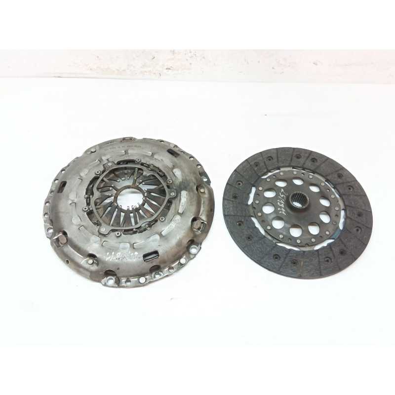 Recambio de kit embrague para opel signum básico referencia OEM IAM 124035210  