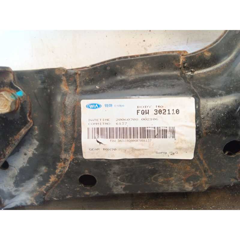Recambio de puente delantero para kia sportage ii (je_, km_) 2.0 crdi 4wd referencia OEM IAM 302110 - Plata 2