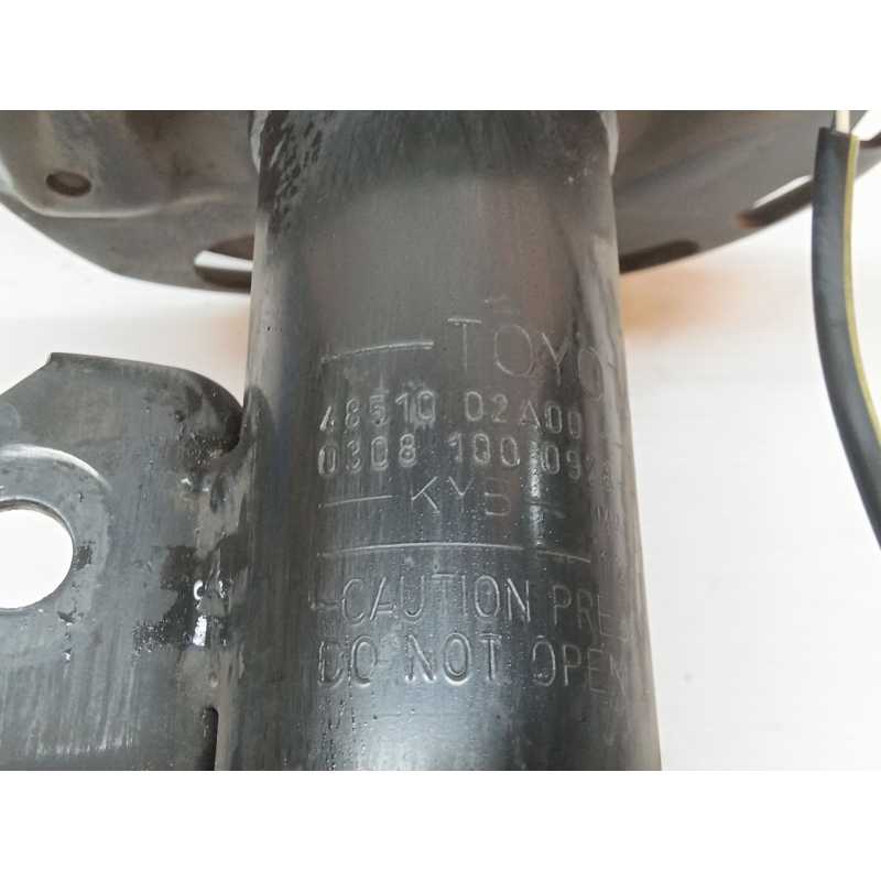 Recambio de amortiguador delantero derecho para toyota auris hybrid active referencia OEM IAM 4391002A00 - Negro 2