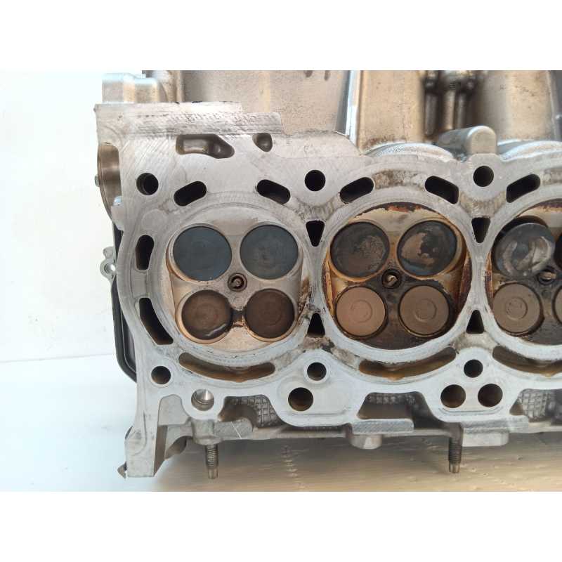 Recambio de culata para toyota auris hybrid active referencia OEM IAM 1212B29127 2ZR - Negro 8
