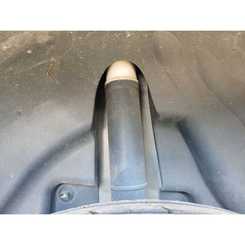 Recambio de amortiguador trasero derecho para renault captur i (j5_, h5_) 1.2 tce 120 referencia OEM IAM   