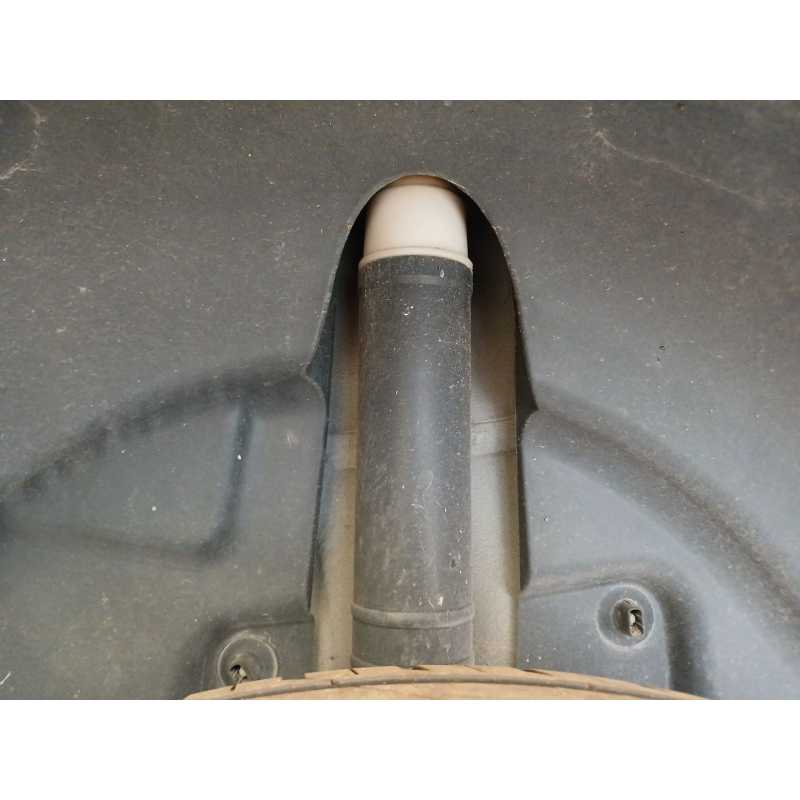 Recambio de amortiguador trasero izquierdo para renault captur i (j5_, h5_) 1.2 tce 120 referencia OEM IAM   