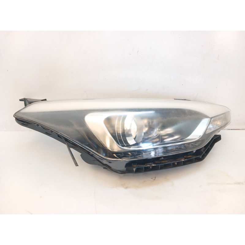 Recambio de faro derecho para hyundai i20 ii (gb, ib) 1.2 referencia OEM IAM 92102C8200  