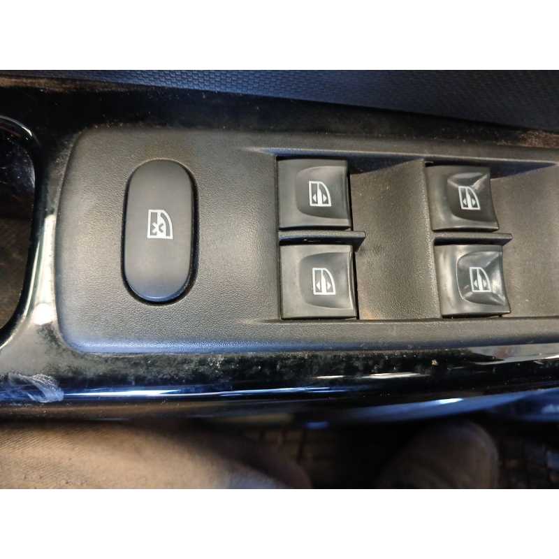 Recambio de mando elevalunas delantero izquierdo para renault captur i (j5_, h5_) 1.2 tce 120 referencia OEM IAM   