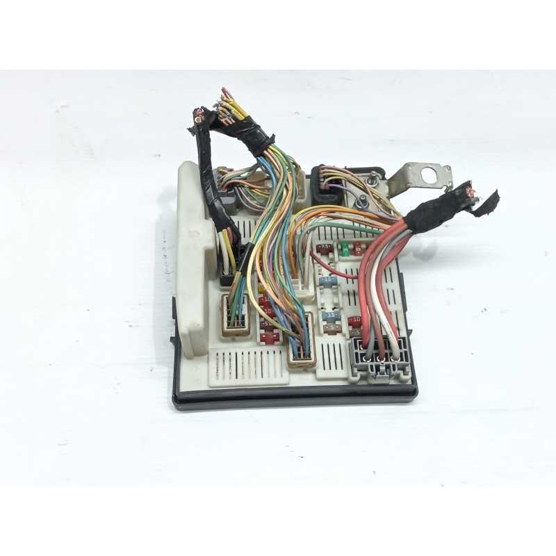 Recambio de caja reles / fusibles para renault scénic ii (jm0/1_) 1.9 dci (jm14) referencia OEM IAM 8200481866G  