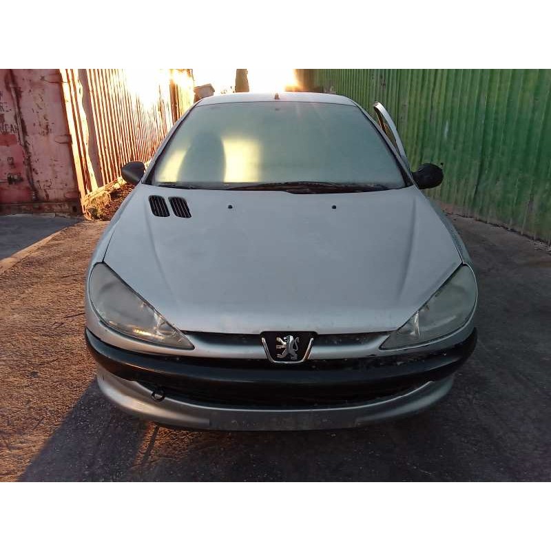 peugeot 206 berlina del año 1999