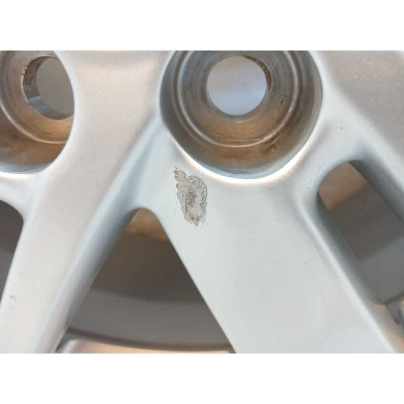Recambio de llanta para toyota yaris (_p21_, _pa1_, _ph1_) 1.5 hybrid (mxph11) referencia OEM IAM 42611K0030 - Blanco 2