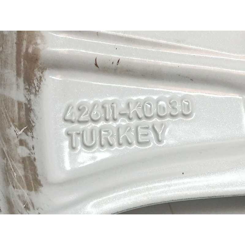 Recambio de llanta para toyota yaris (_p21_, _pa1_, _ph1_) 1.5 hybrid (mxph11) referencia OEM IAM 42611K0030 - Blanco 3