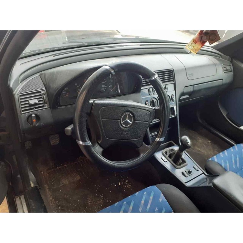 mercedes-benz clase c (w202) berlina del año 2000