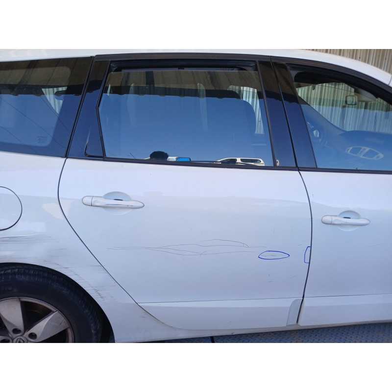 Recambio de puerta trasera derecha para renault grand scénic iii (jz0/1_) 1.9 dci referencia OEM IAM   