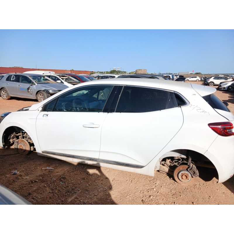renault clio v del año 2023