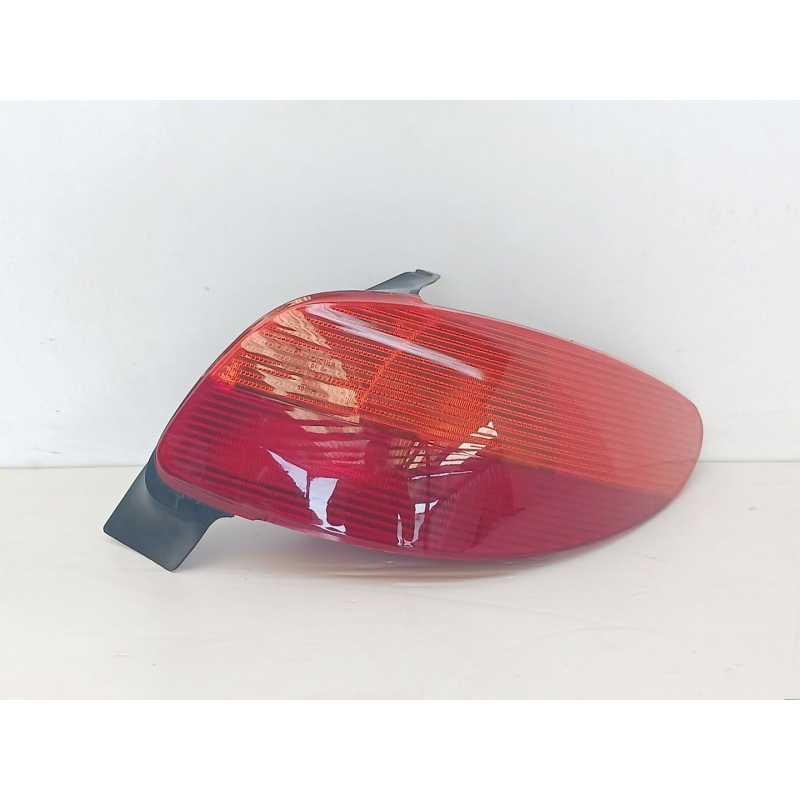 Recambio de piloto trasero derecho para peugeot 206 hatchback (2a/c) 1.4 i referencia OEM IAM 03474472  