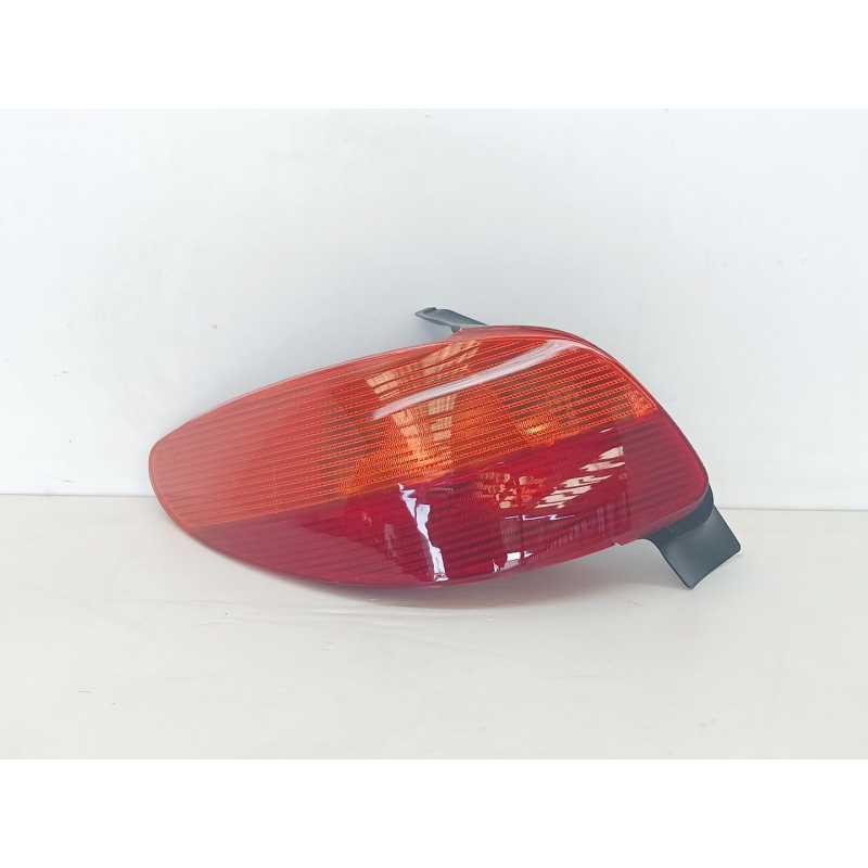Recambio de piloto trasero izquierdo para peugeot 206 hatchback (2a/c) 1.4 i referencia OEM IAM 04759657  