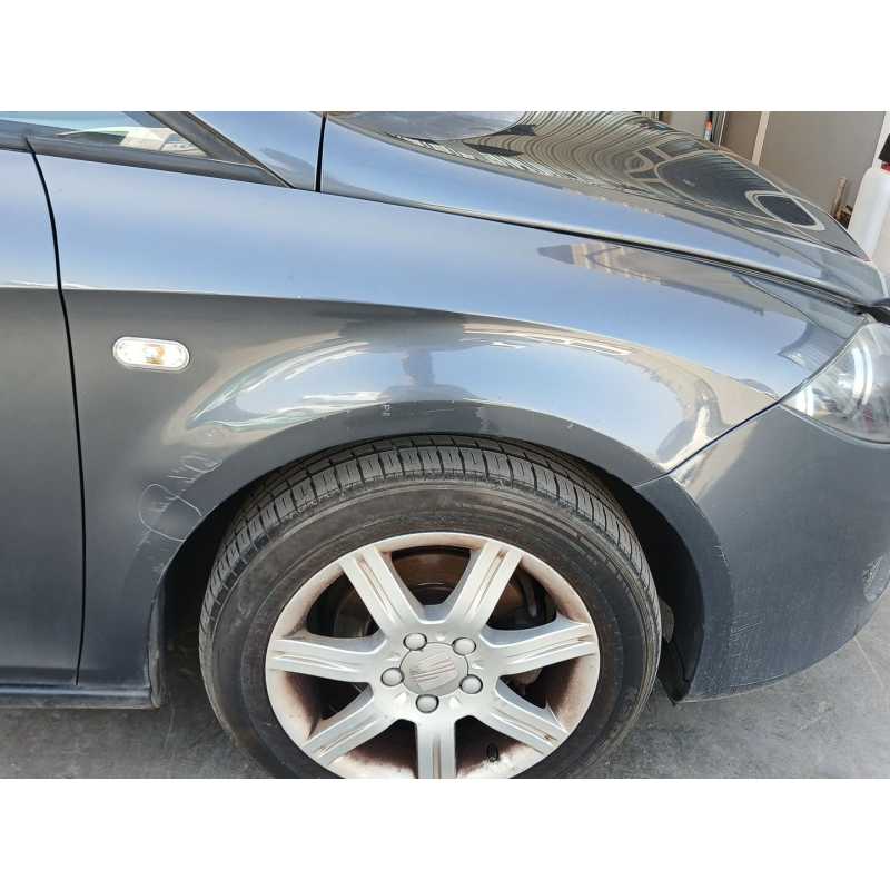 Recambio de aleta delantera derecha para seat leon (1p1) 1.9 tdi referencia OEM IAM   