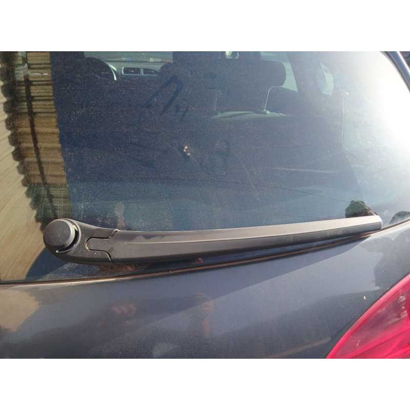 Recambio de brazo limpia trasero para seat leon (1p1) 1.9 tdi referencia OEM IAM   