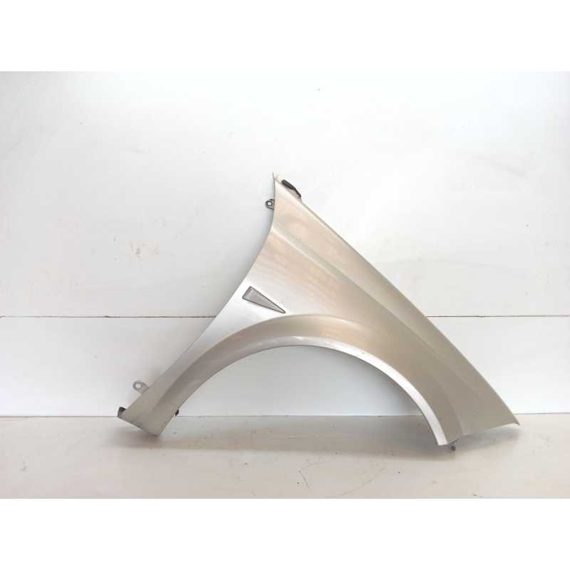 Recambio de aleta delantera derecha para renault megane ii coupé-cabriolet (em0/1_) 1.9 dci referencia OEM IAM 8200112642D  