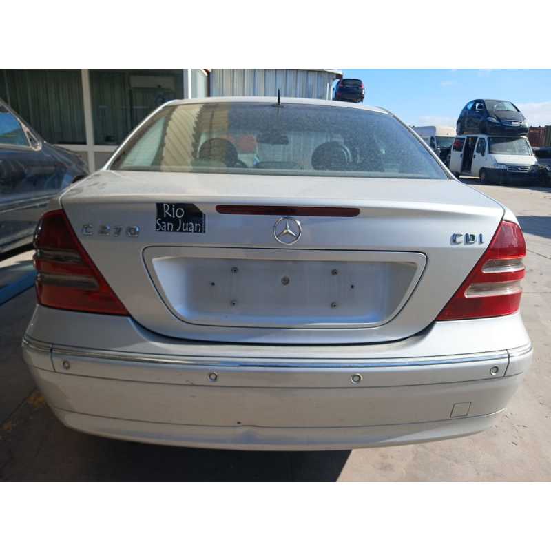 mercedes-benz clase c (w203) del año 2004