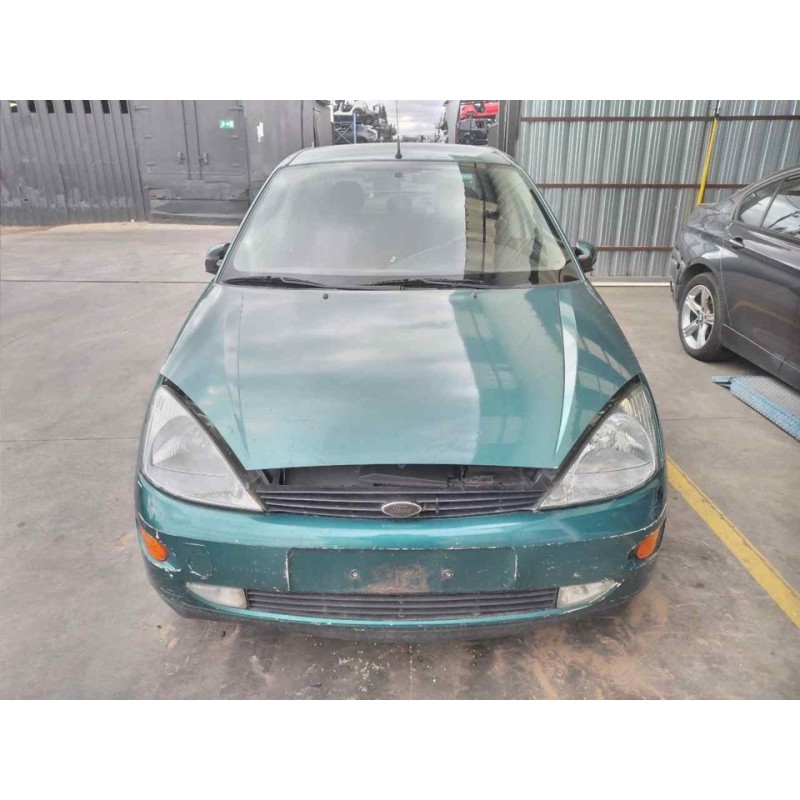 ford focus berlina (cak) del año 2000