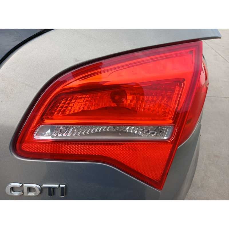 Recambio de piloto trasero derecho interior para opel meriva b monospace (s10) 1.7 cdti (75) referencia OEM IAM   