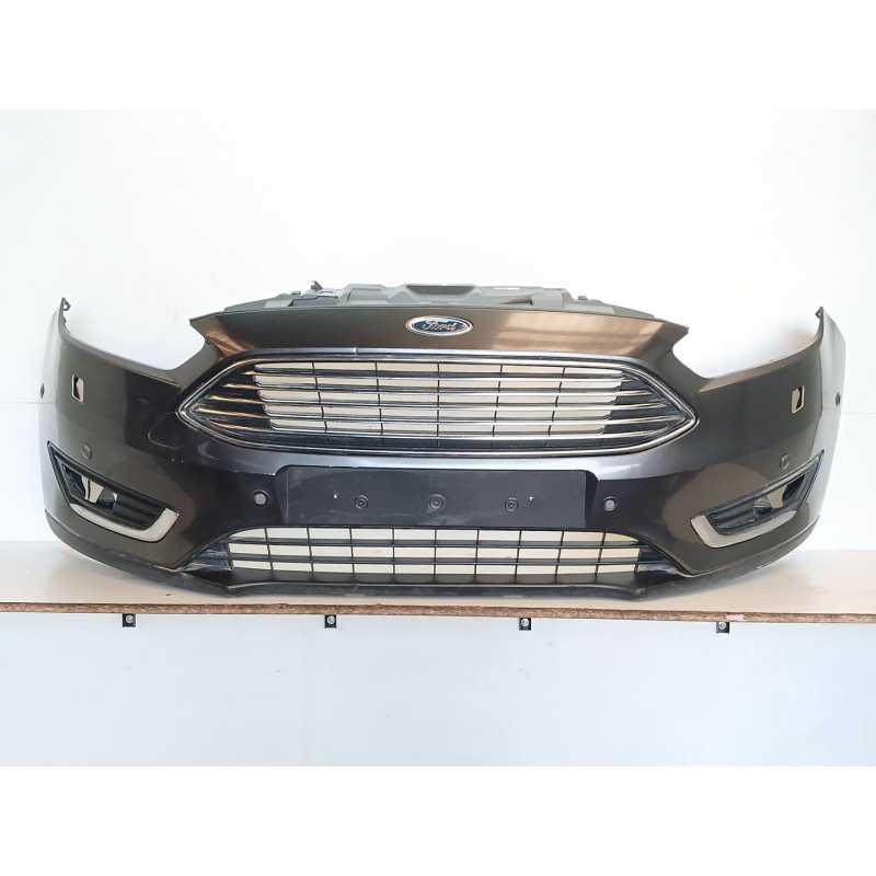 Recambio de paragolpes delantero para ford focus lim. black&red referencia OEM IAM F1EB17757AJ  