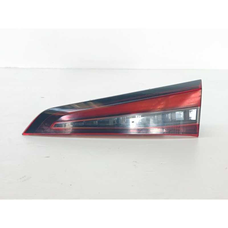 Recambio de piloto trasero derecho interior para toyota corolla ranchera familiar (_e21_) 1.8 hybrid (zwe211) referencia OEM IAM - Rojo