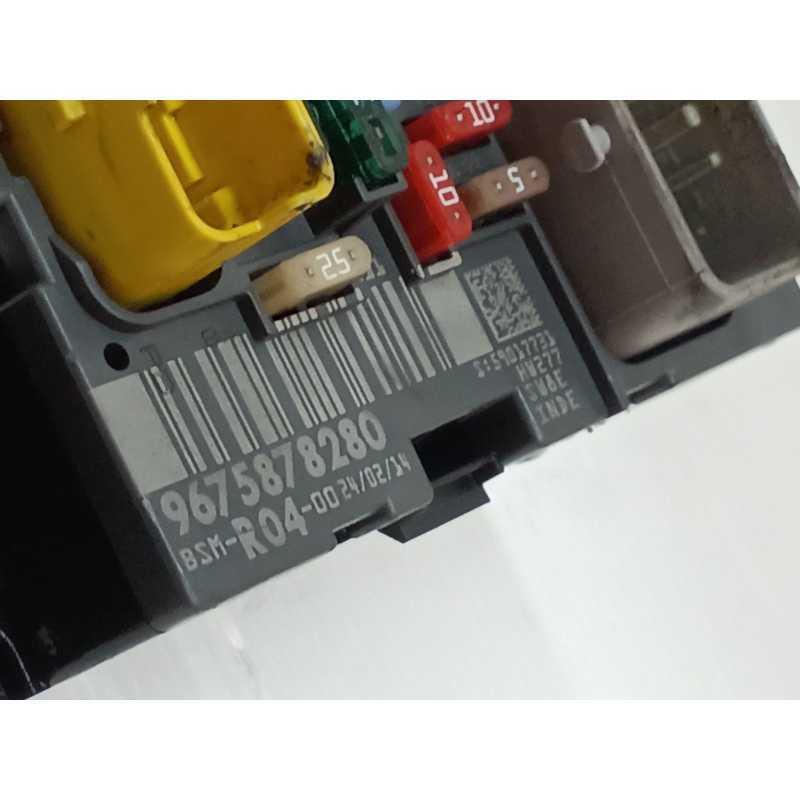 Recambio de caja reles / fusibles para citroën c4 i (lc_) 1.6 vti 120 referencia OEM IAM 9675878280 - Negro 2