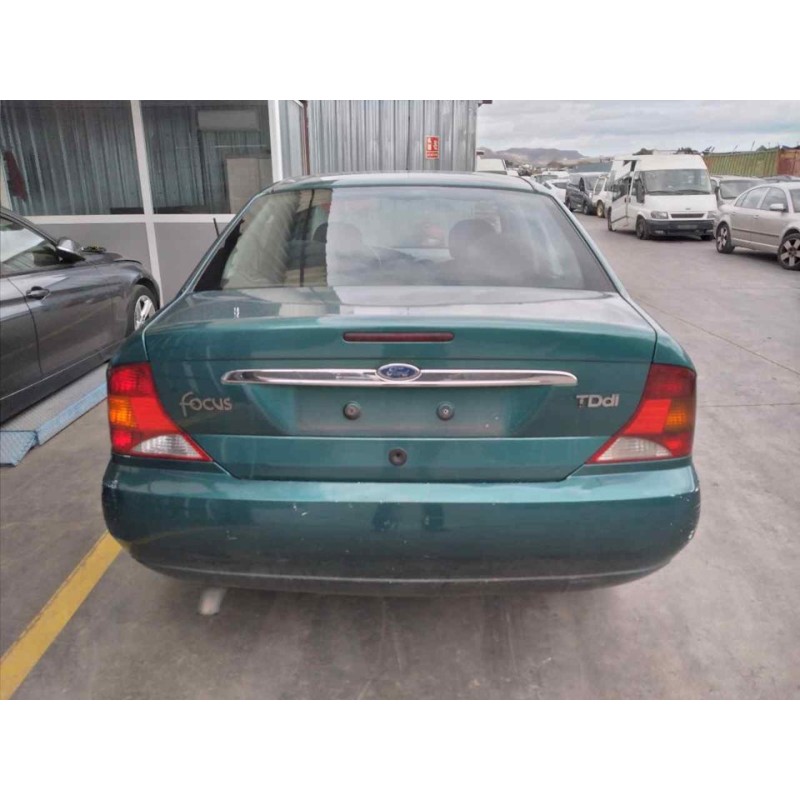 ford focus berlina (cak) del año 2000