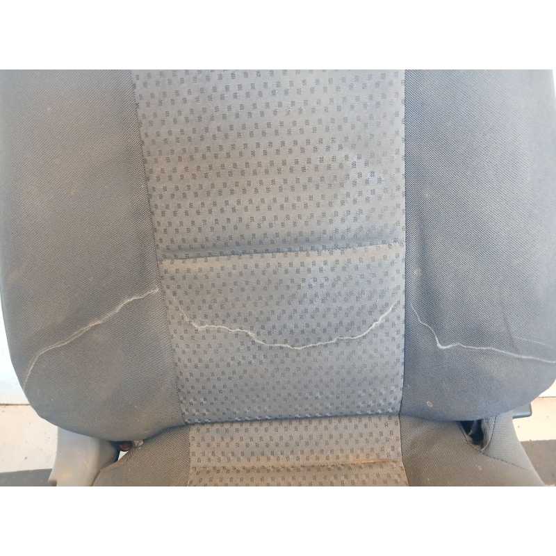 Recambio de asiento delantero izquierdo para nissan cabstar 09.06 referencia OEM IAM - Blanco 5