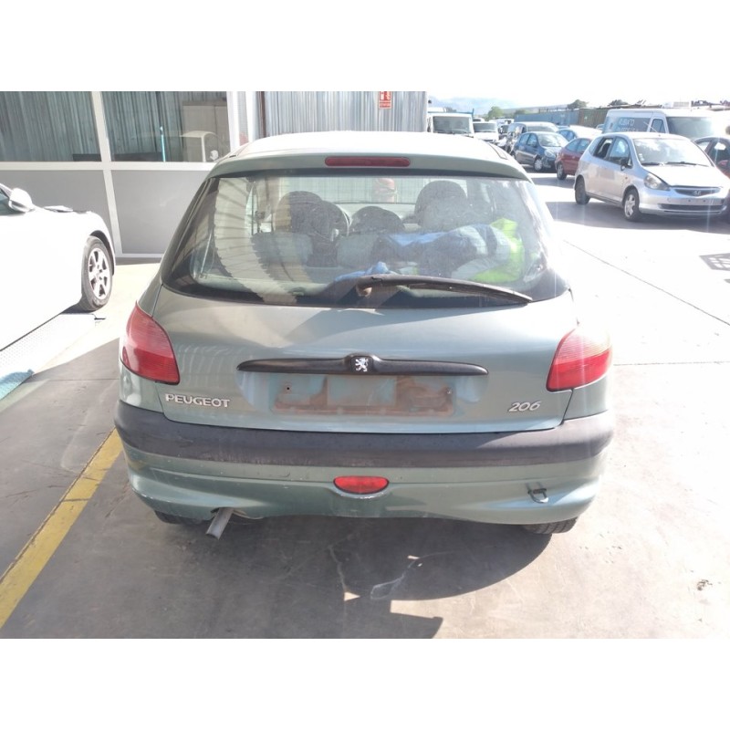 peugeot 206 berlina del año 2001