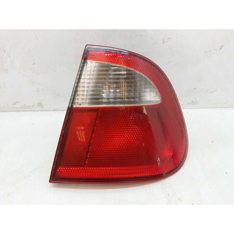 Recambio de piloto trasero derecho para seat cordoba berlina (6k2) referencia OEM IAM  123007 
