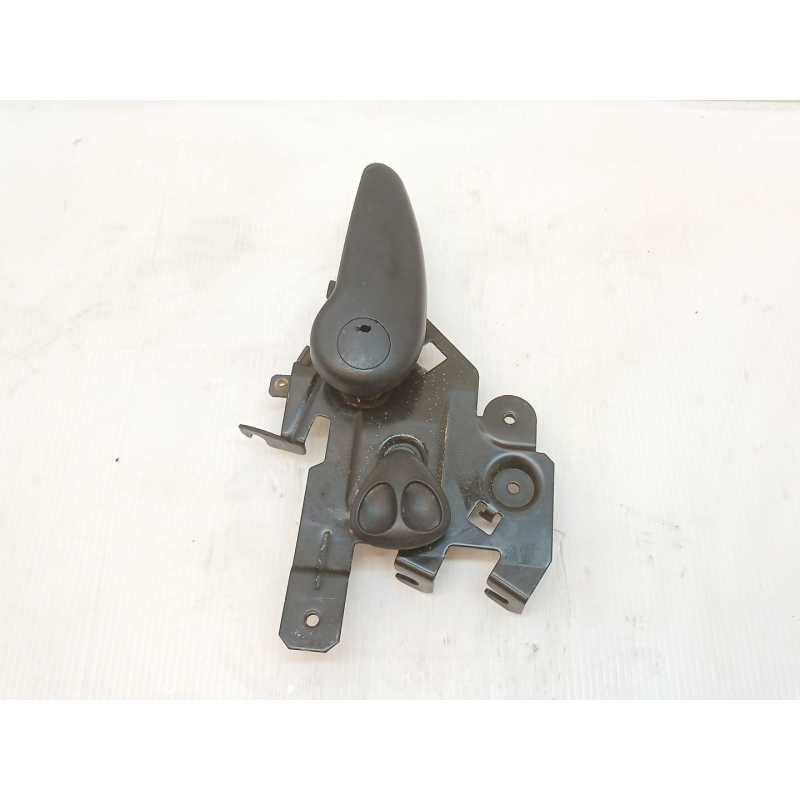 Recambio de maneta interior lateral derecha para renault trafic ii furgoneta (fl) 1.9 dci 100 (fl0c) referencia OEM IAM 82000048 - Blanco