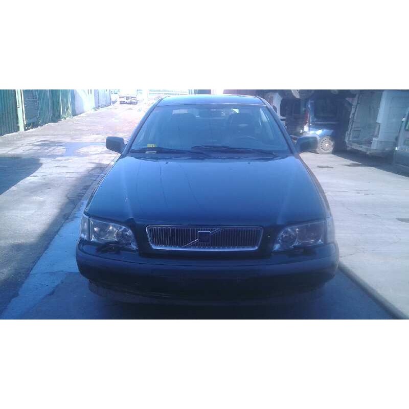 volvo s40 berlina del año 1997